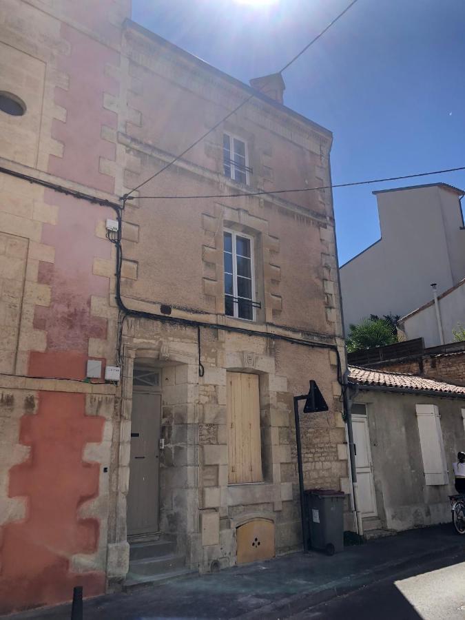 Le Bjorn - T1 Chaleureux Refait A Neuf - Centre Lejlighed Niort Eksteriør billede